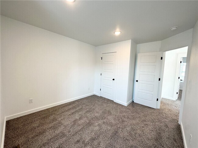 Building Photo - 1070 Boardwalk Ave