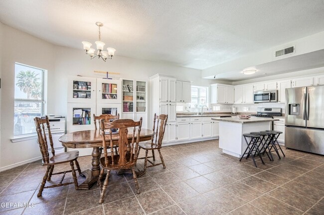 Building Photo - 10904 Duster Dr