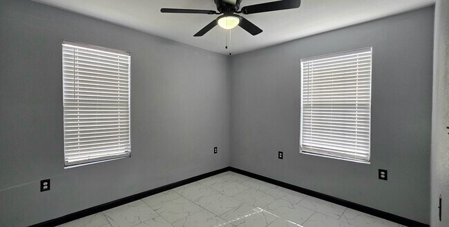 Building Photo - 600 Zeneta Ave