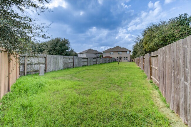 Building Photo - 6442 Haywards Crossing S Cir