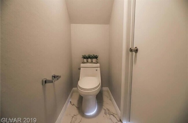 Building Photo - 1511 Living Desert Dr