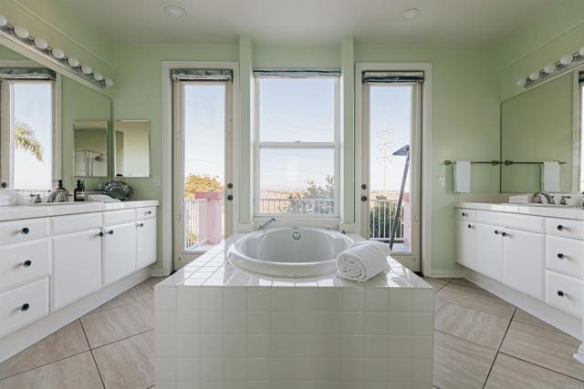 Building Photo - 10517 Corte Jardin Del Mar