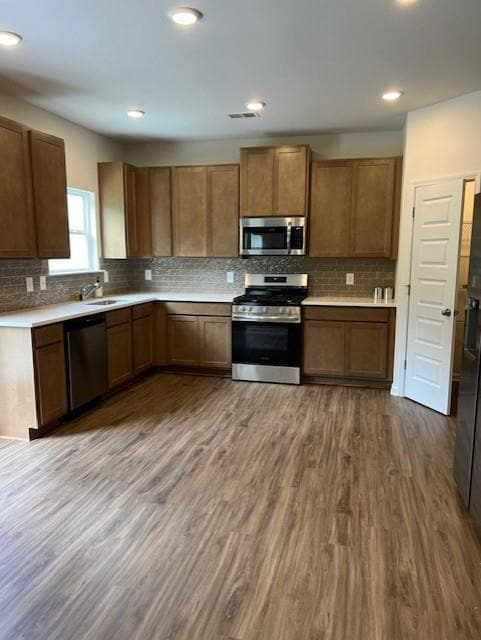Building Photo - 409 Deven Dr