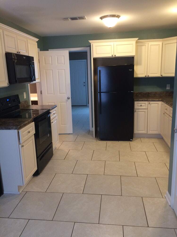 Kitchen - 531 Dill Ln