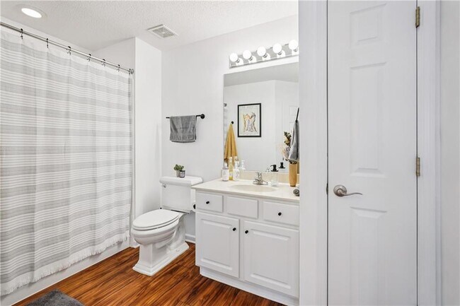Building Photo - 3050 Orchard Ridge Cir