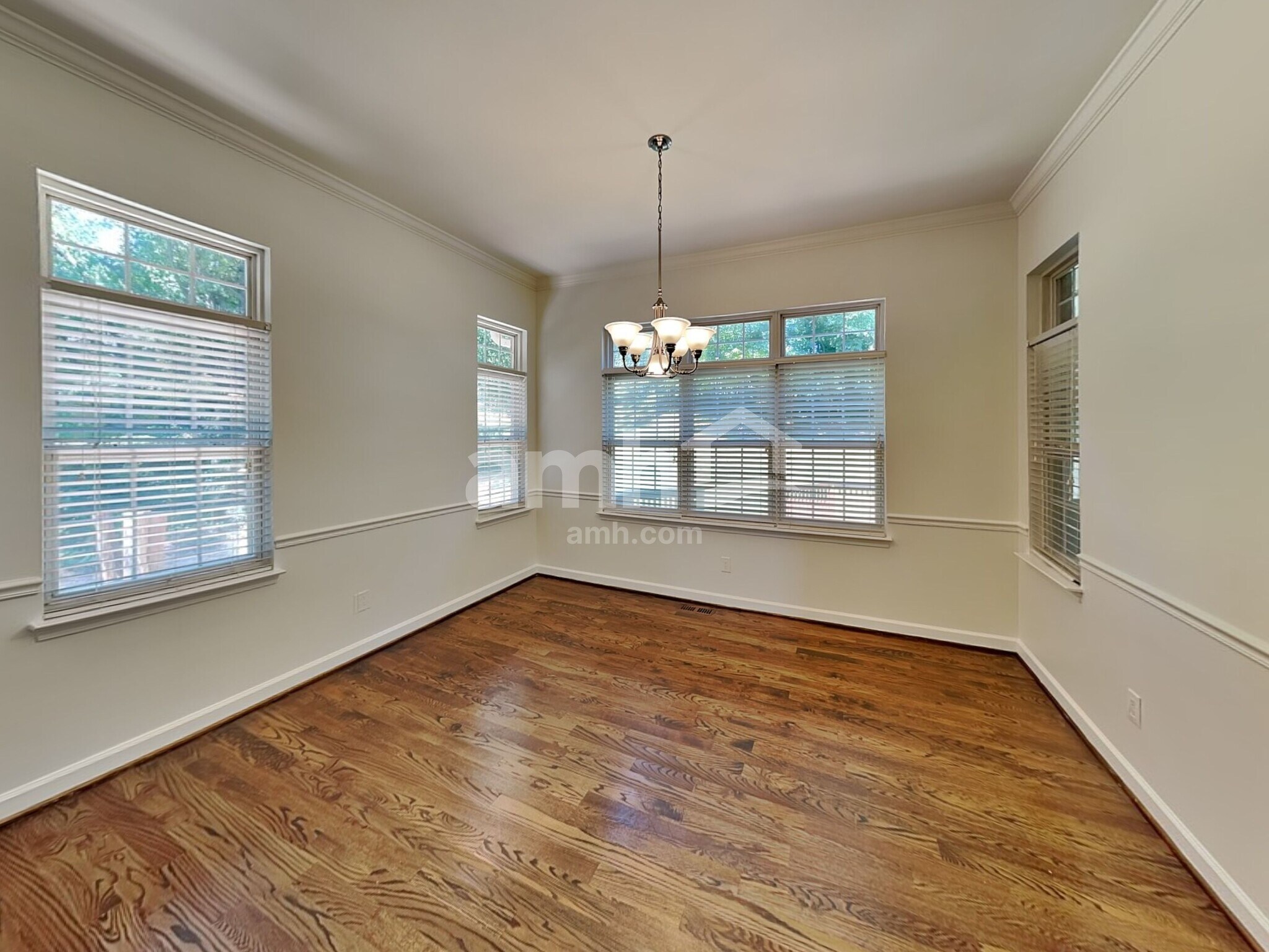 Building Photo - 122 Tanager Ln