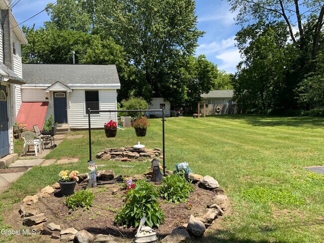 Building Photo - 160 Jackson St