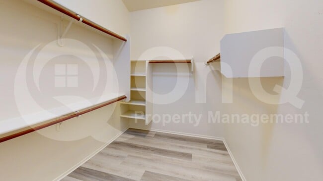 Building Photo - 11874 N Verismo Dr