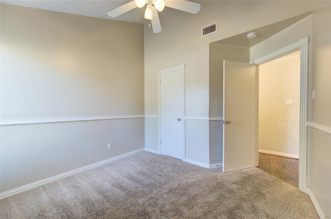 Building Photo - 24119 Silversmith Ln