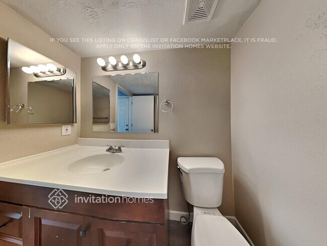 Building Photo - 3888 S Biscay St