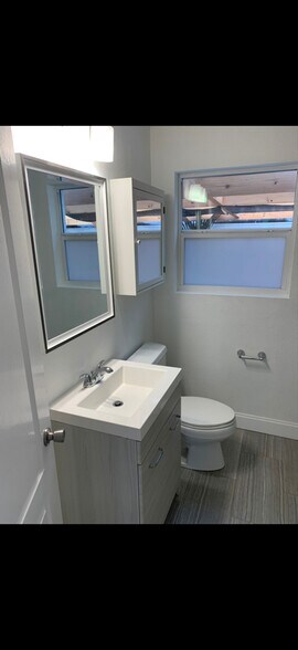 Building Photo - 3739 Almazan Dr