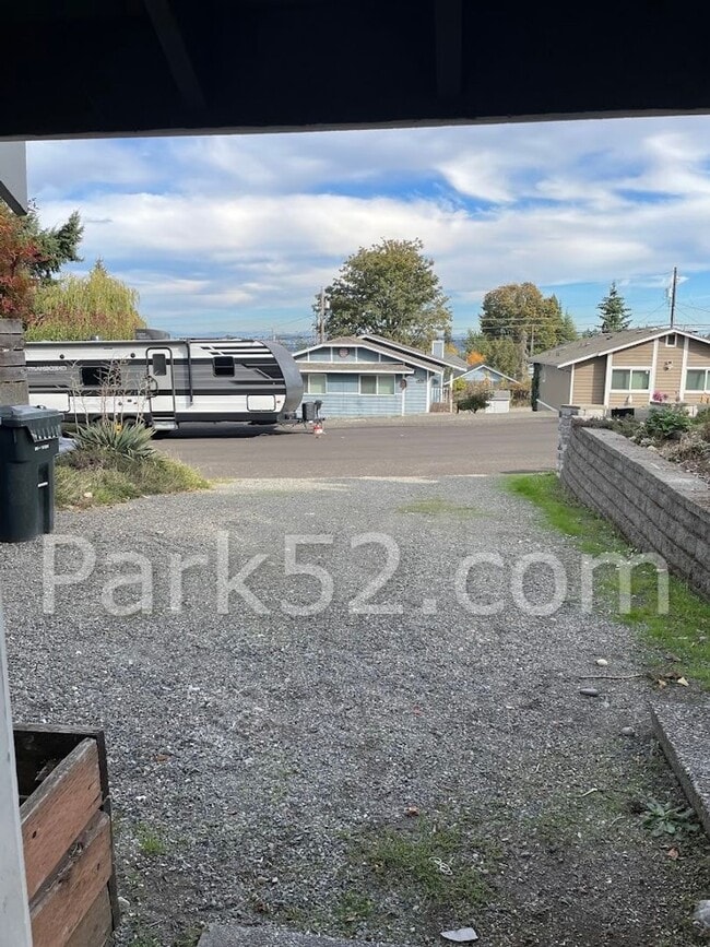 Building Photo - North Tacoma 4 Bed 2 Bath Single Family Home