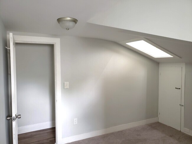 Building Photo - 64 Marlborough St