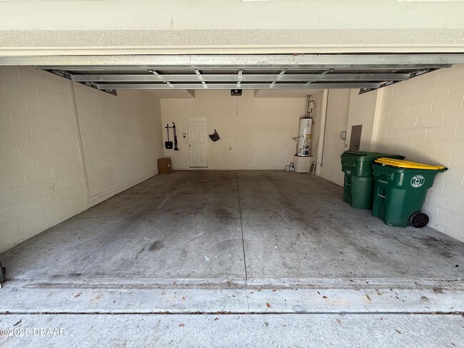 Building Photo - 705 Ravenshill Way