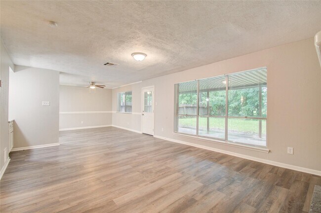 Building Photo - 4922 Glendower Dr