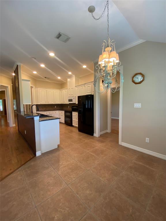 Building Photo - 3618 Country Club Blvd