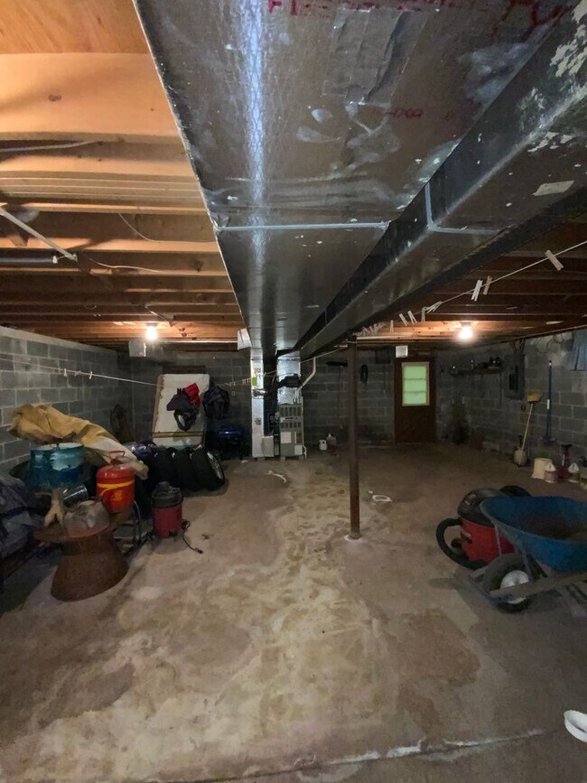 Building Photo - 88 Fox Rd