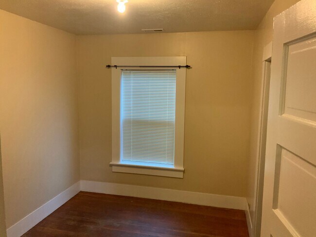 Building Photo - 3056-04 - MSF Properties