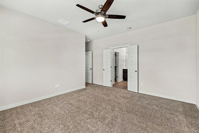 Building Photo - 2725 Stone Branch Dr