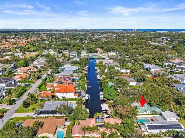 Building Photo - 12831 Shore Dr