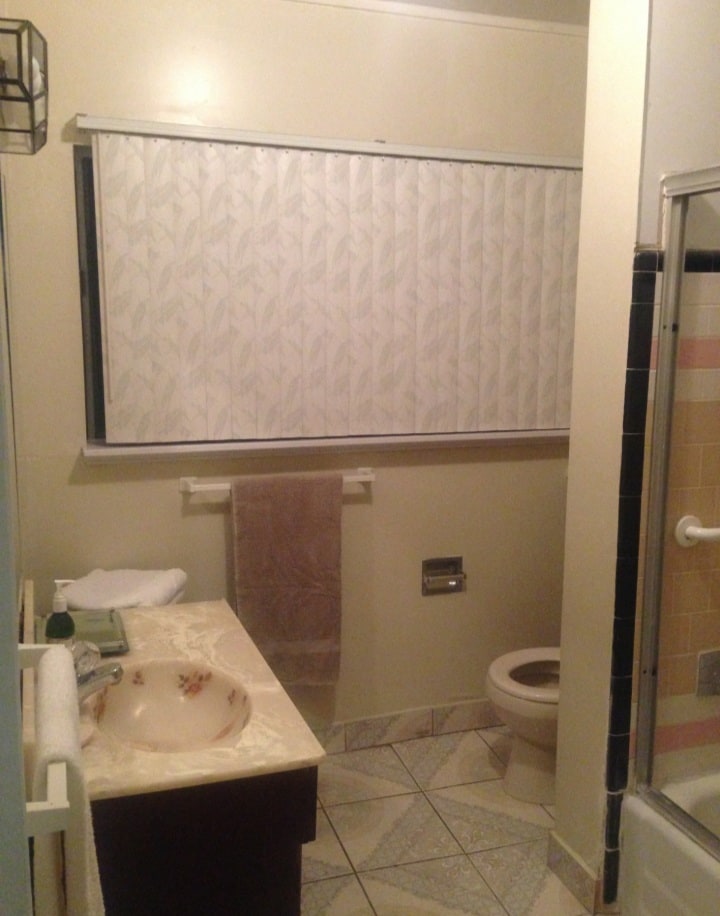 Building Photo - 421 Mavis Dr