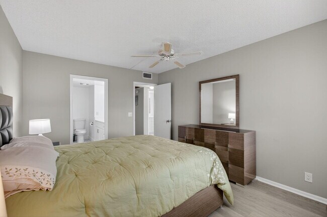 Building Photo - 4003 Wolverton E