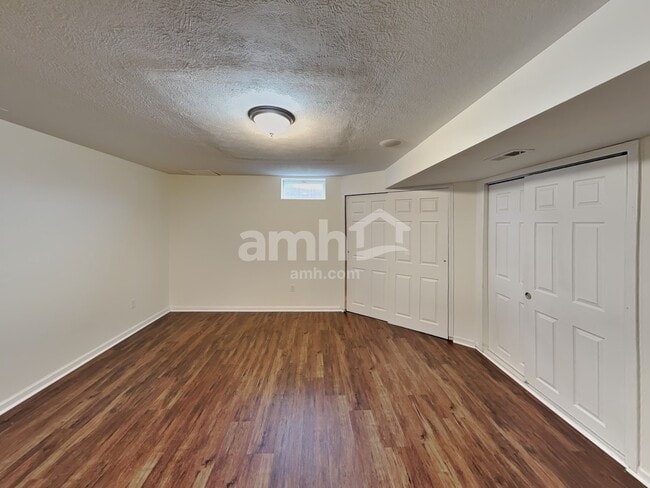 Building Photo - 210 Cherry Tree Ln