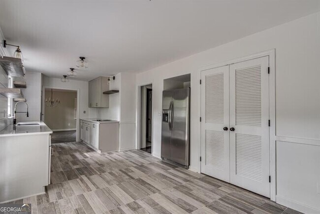 Building Photo - 4243 McClatchey Cir NE