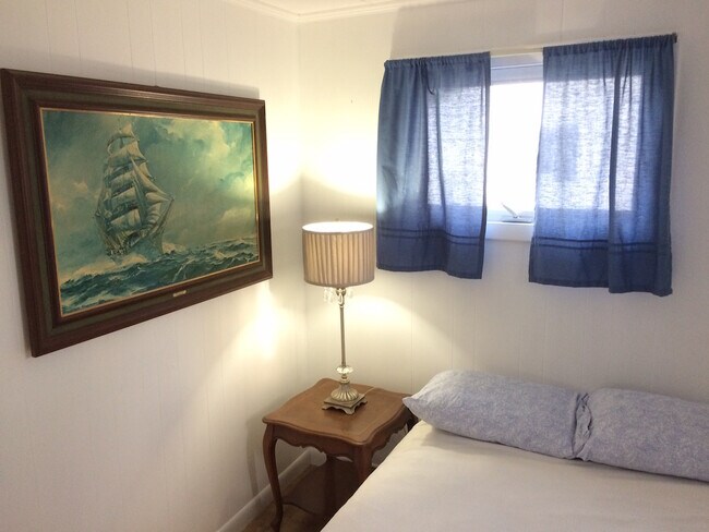 Building Photo - 142 Renfrew Ave