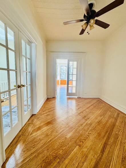 Building Photo - 537 73rd St