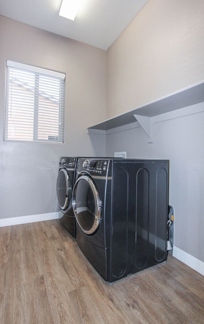 Building Photo - MOVE IN SPECIAL - Three Bedroom Granville Home