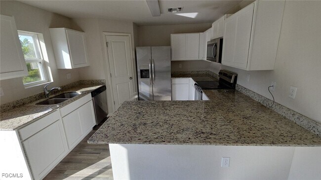 Building Photo - 354 Western Ave S