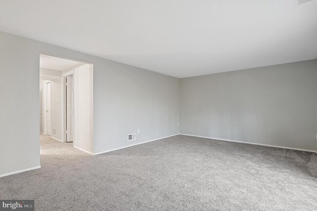 Building Photo - 10661 High Beam Ct