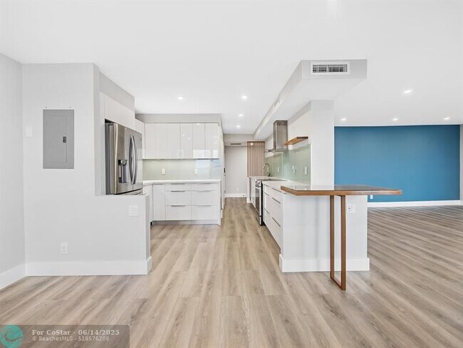 Building Photo - 3500 Galt Ocean Dr