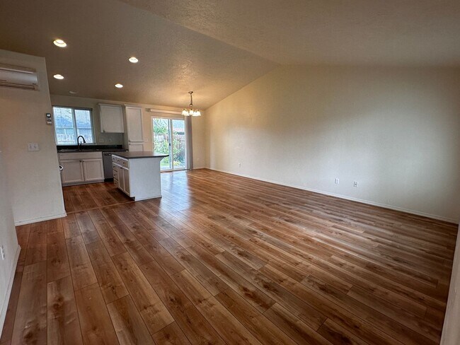 Building Photo - COMING SOON 3 Bedroom 2 Bath Single Family House