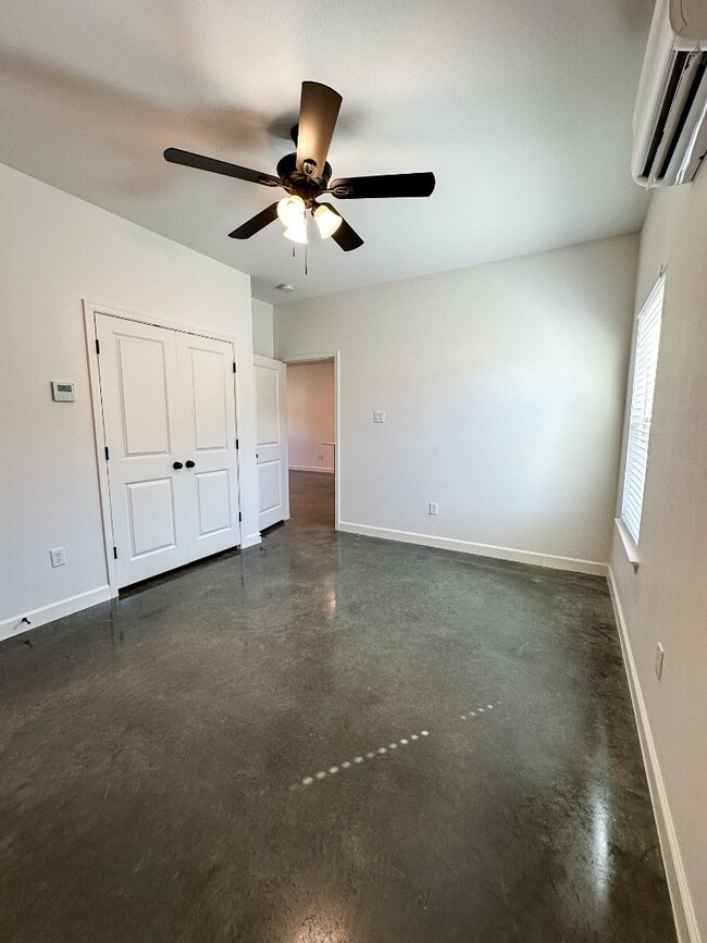 Building Photo - 1616 Crosswood Ct