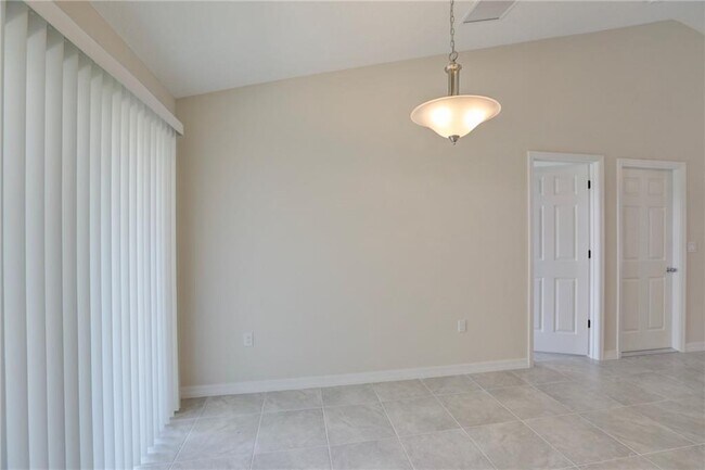Building Photo - 8886 98th Ct