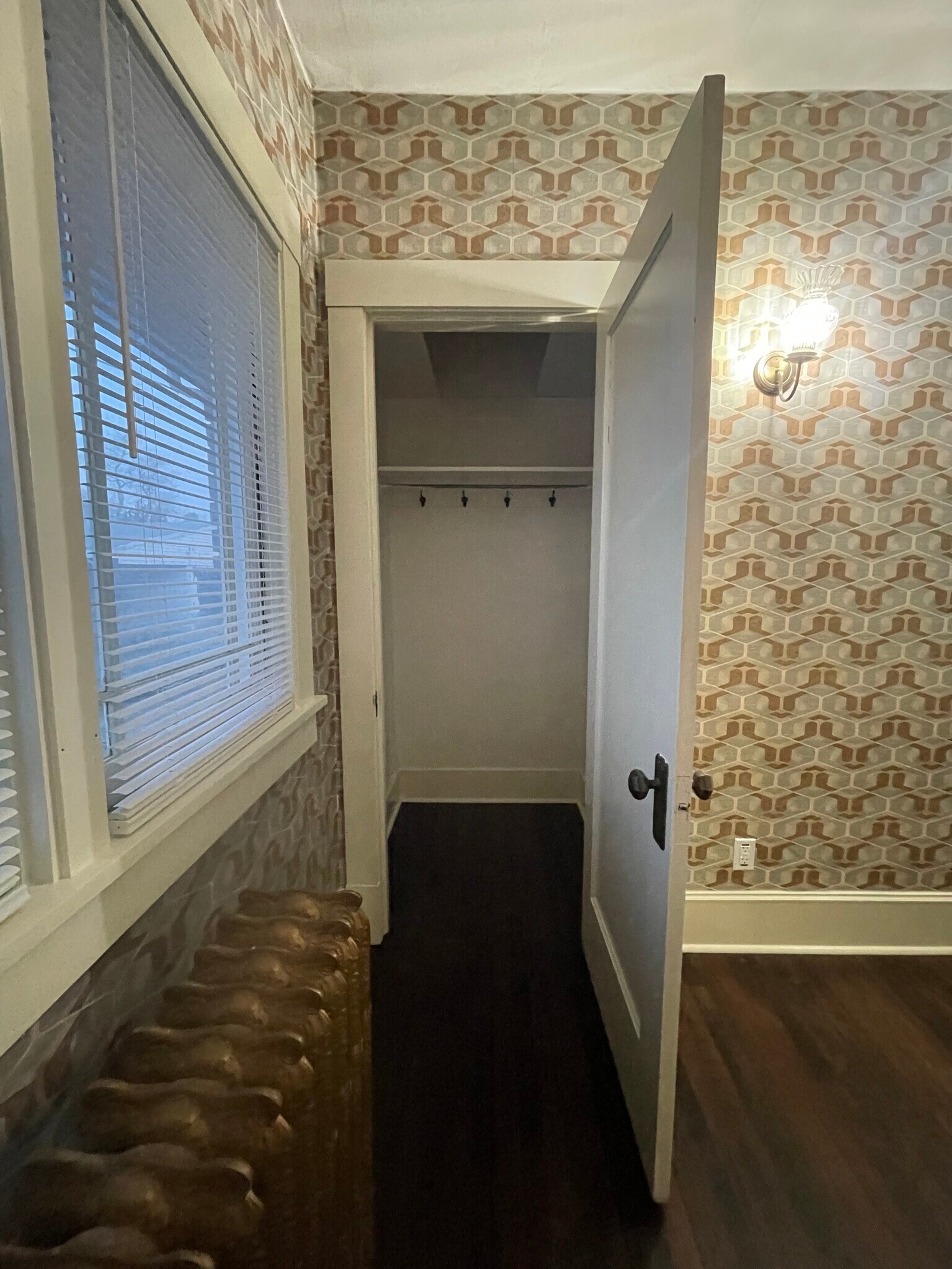 Building Photo - 264 E 4800 S