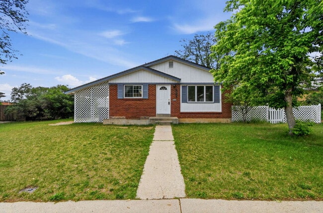 Building Photo - Charming 4-Bedroom with 2 Baths and Finished Basement!