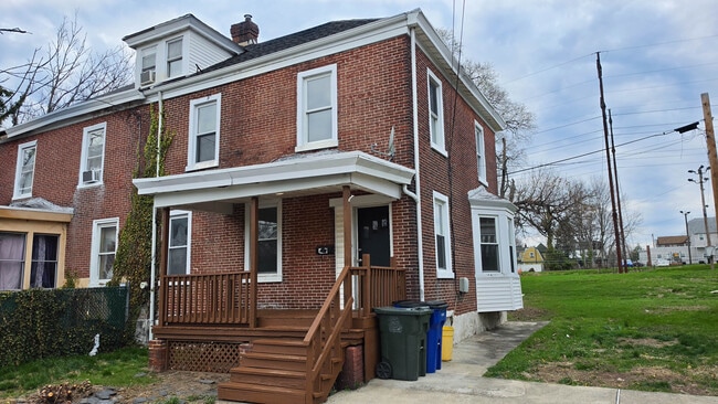 Building Photo - 1112 Elmwood Ave