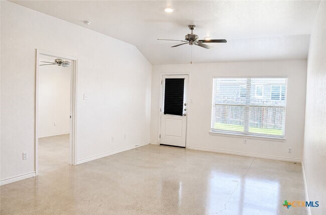 Building Photo - 1222 Lehmann Dr