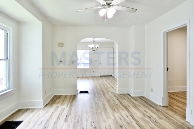 Building Photo - Beautiful Toledo 3 Bed House