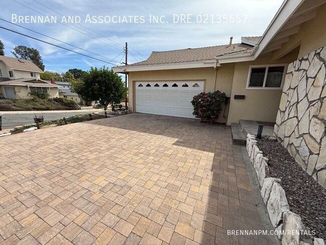 Building Photo - 3 bed 2 bath, Fletcher Hills, View, All Ap...