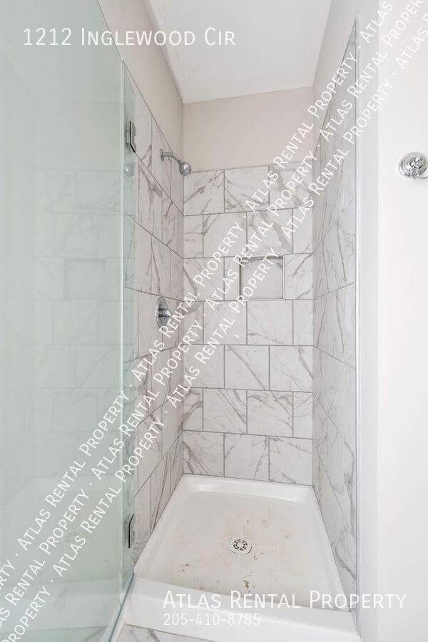 Building Photo - 1212 Inglewood Cir