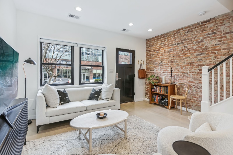 Building Photo - 1157 3rd St NE