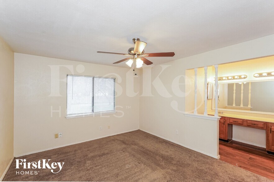 Building Photo - 4841 Trailwood Dr