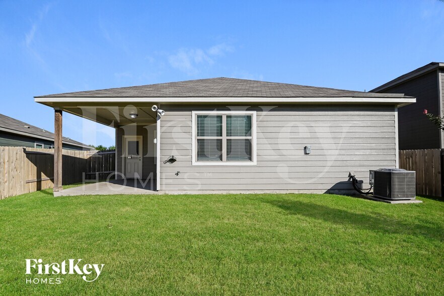 Building Photo - 14237 Stallion Ridge Dr