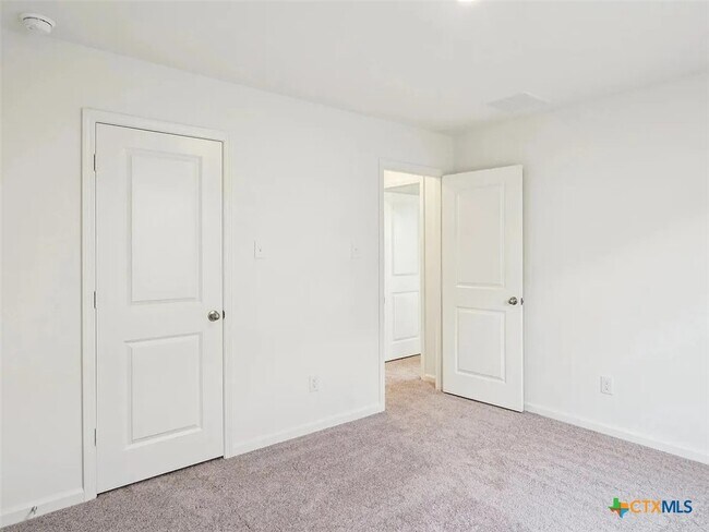 Building Photo - 152 Mullen