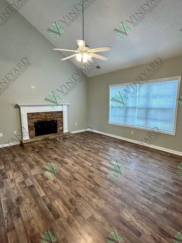 Building Photo - 19 Oak Grove Ln NW