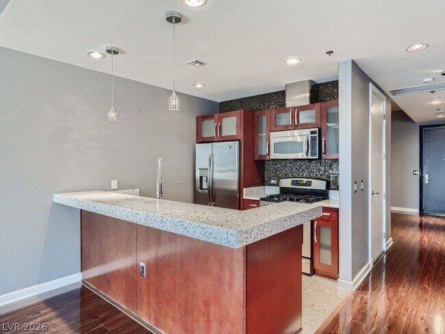 Building Photo - 4575 Dean Martin Dr